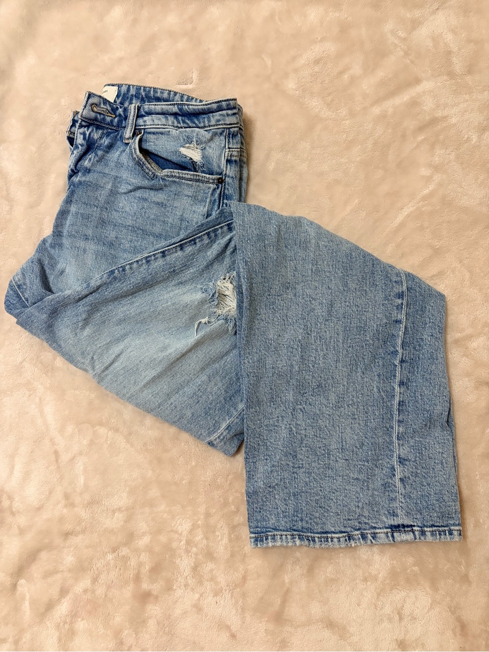 BKE Women's Light Blue Boyfriend Jeans with Knee Distress